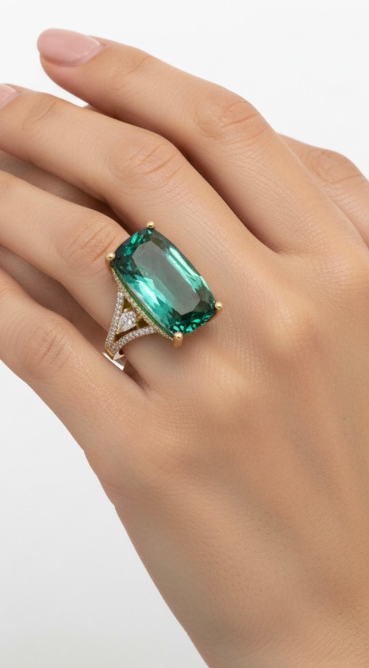 17.55 Carat Tourmaline ring in 18K Yellow Gold