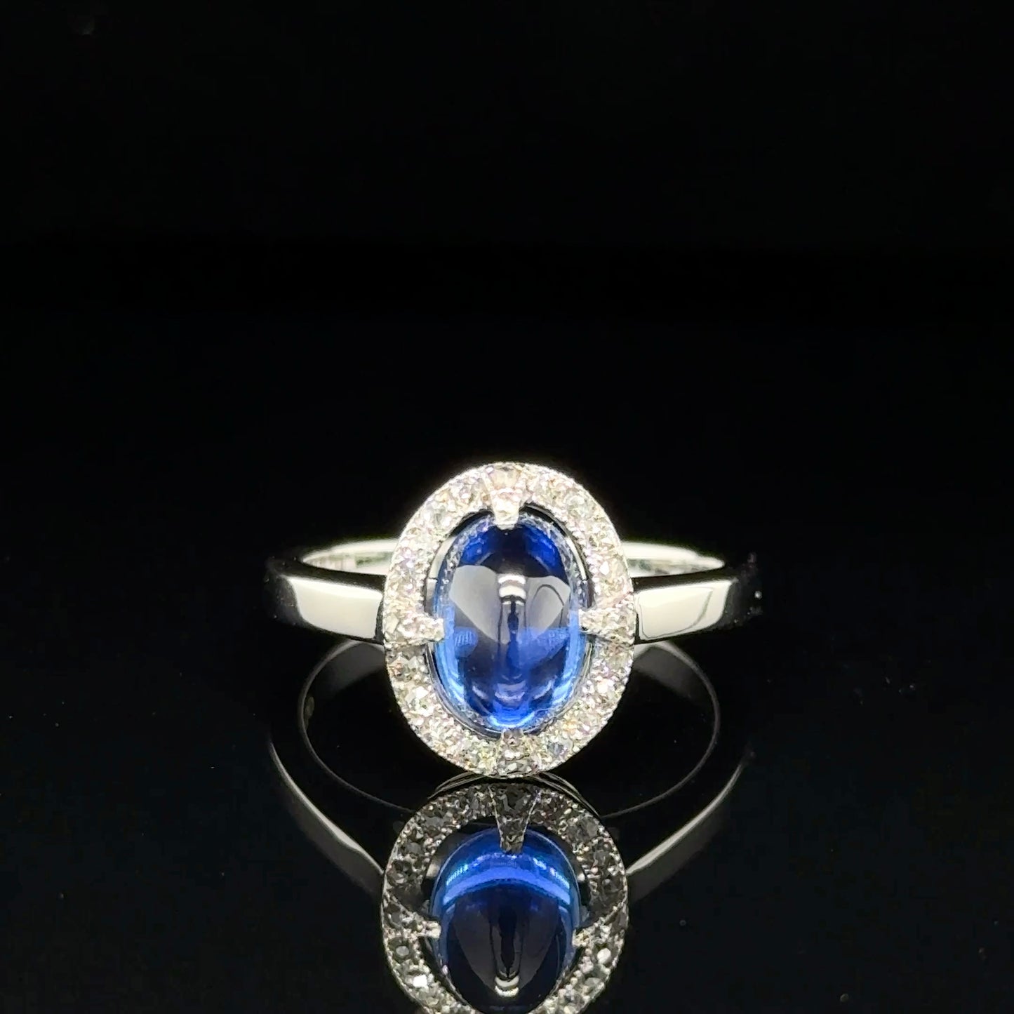 2.90 Carat Ceylon Cabochon Sapphire & Diamond Ring 18k White Gold