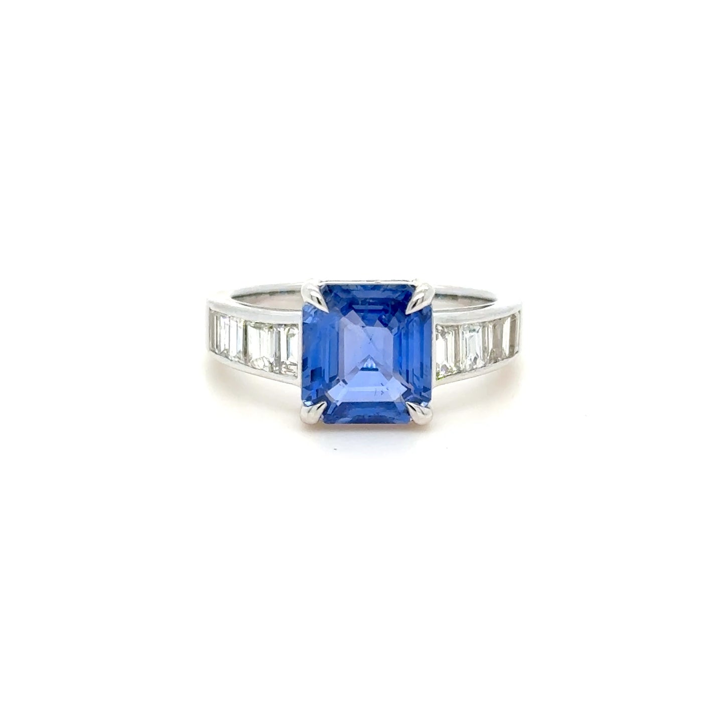 3.22 Carat Sapphire & diamond Ring 18K white Gold