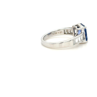 3.22 Carat Sapphire & diamond Ring 18K white Gold